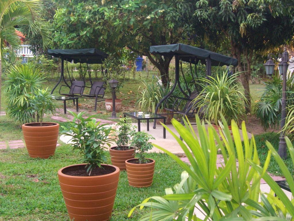 Pictory Garden Resort Sattahip Esterno foto