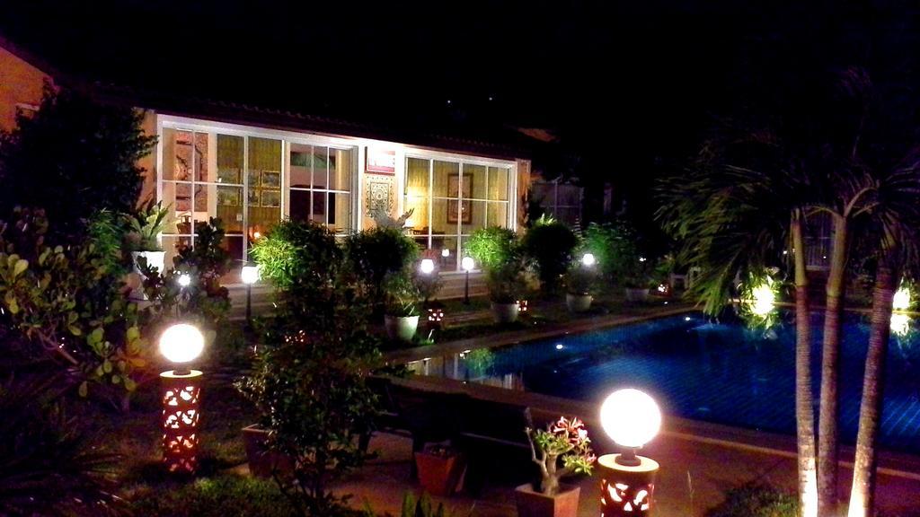 Pictory Garden Resort Sattahip Esterno foto