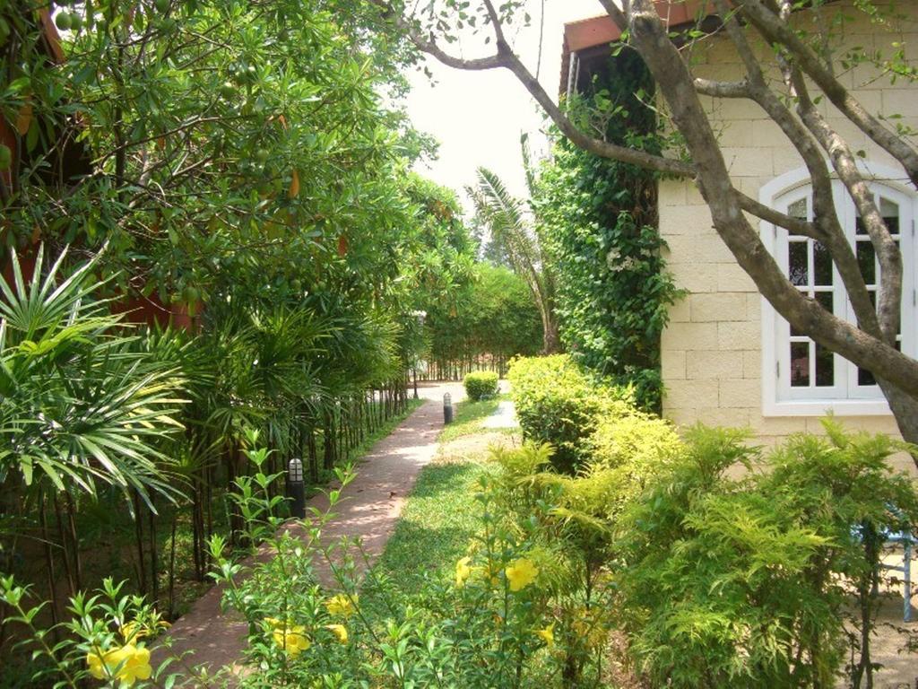 Pictory Garden Resort Sattahip Esterno foto