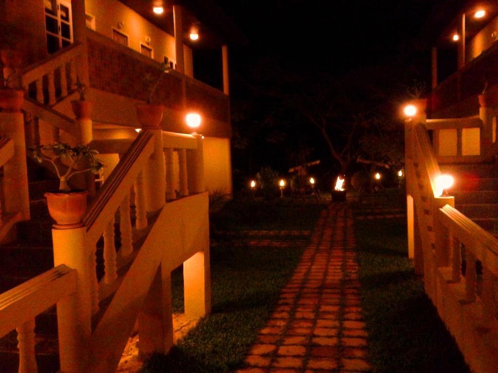 Pictory Garden Resort Sattahip Esterno foto