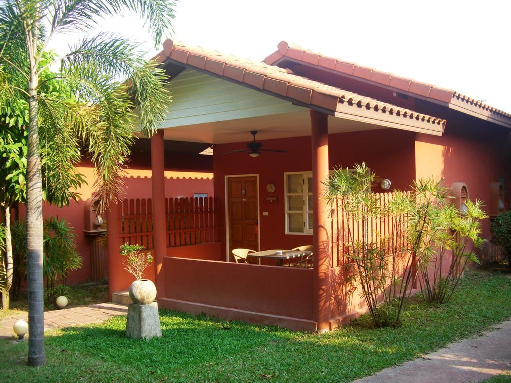 Pictory Garden Resort Sattahip Esterno foto