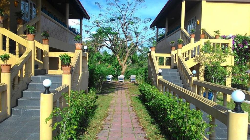 Pictory Garden Resort Sattahip Esterno foto