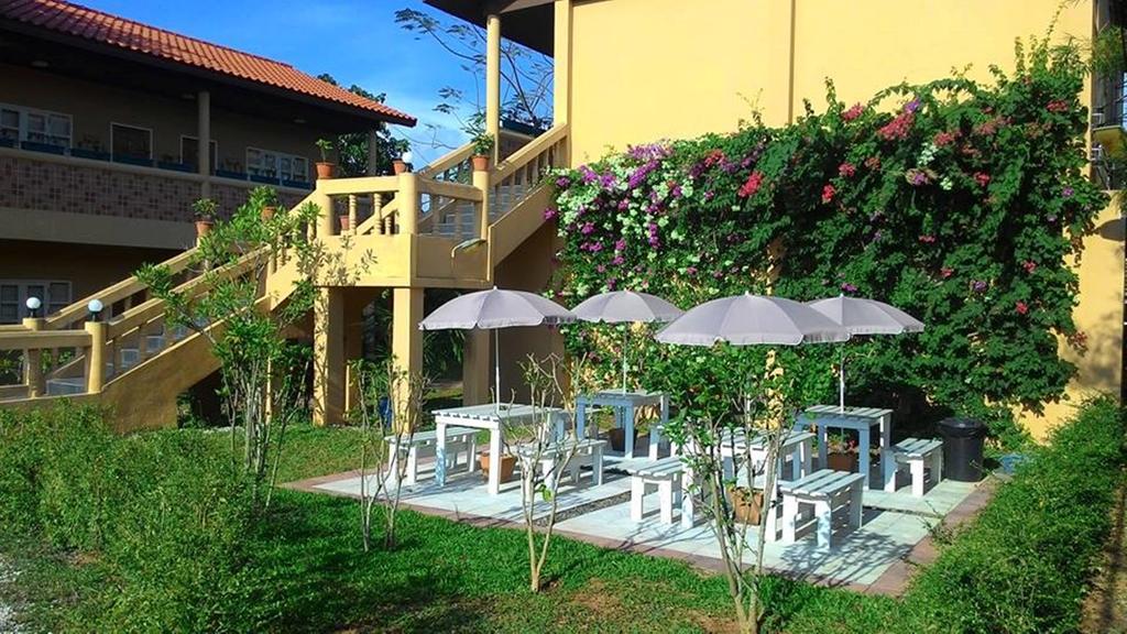 Pictory Garden Resort Sattahip Esterno foto
