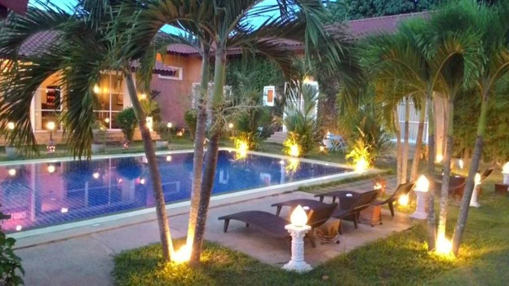Pictory Garden Resort Sattahip Esterno foto