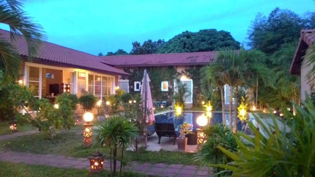Pictory Garden Resort Sattahip Esterno foto